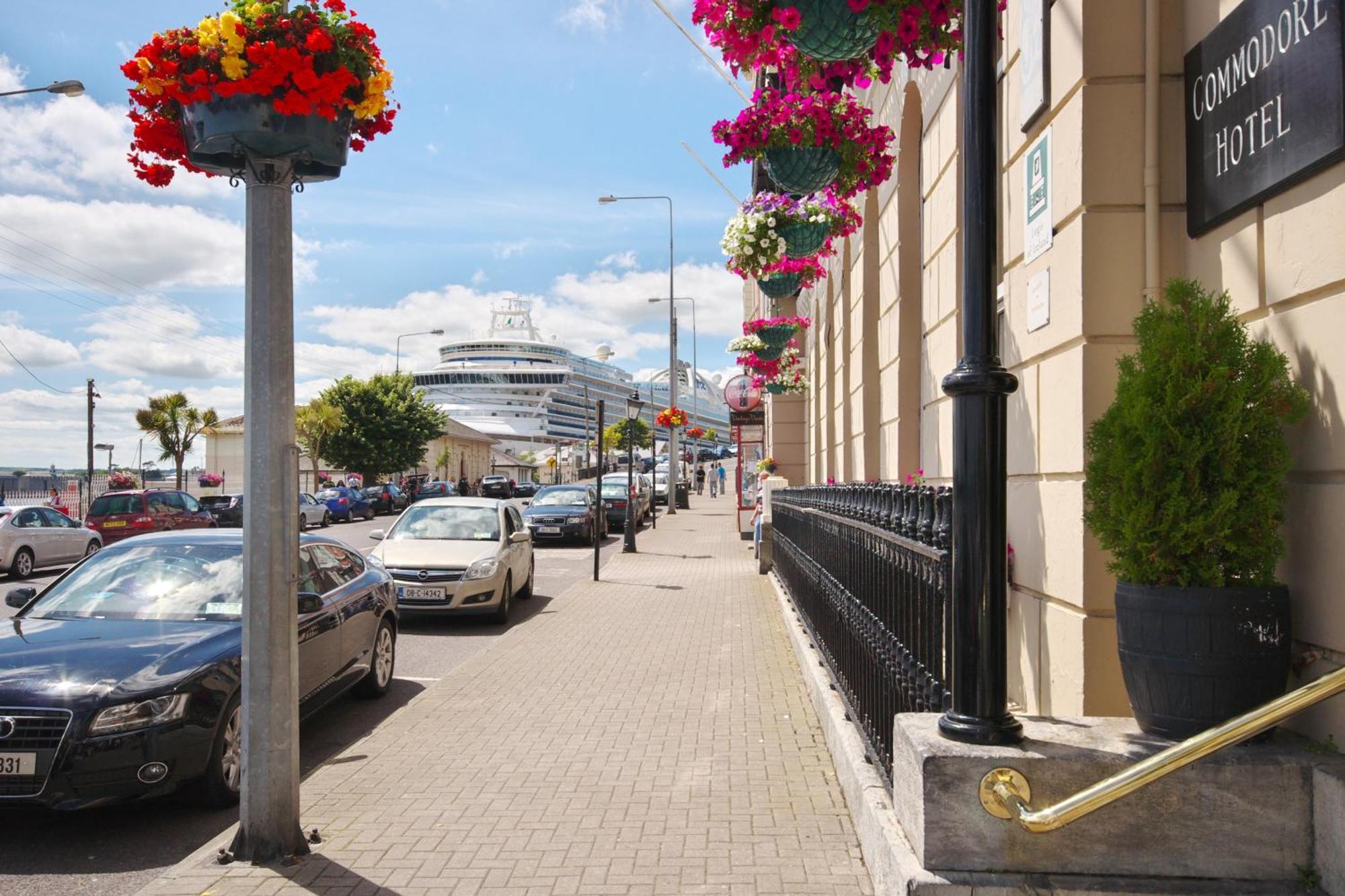 Commodore Hotel Cobh Extérieur photo