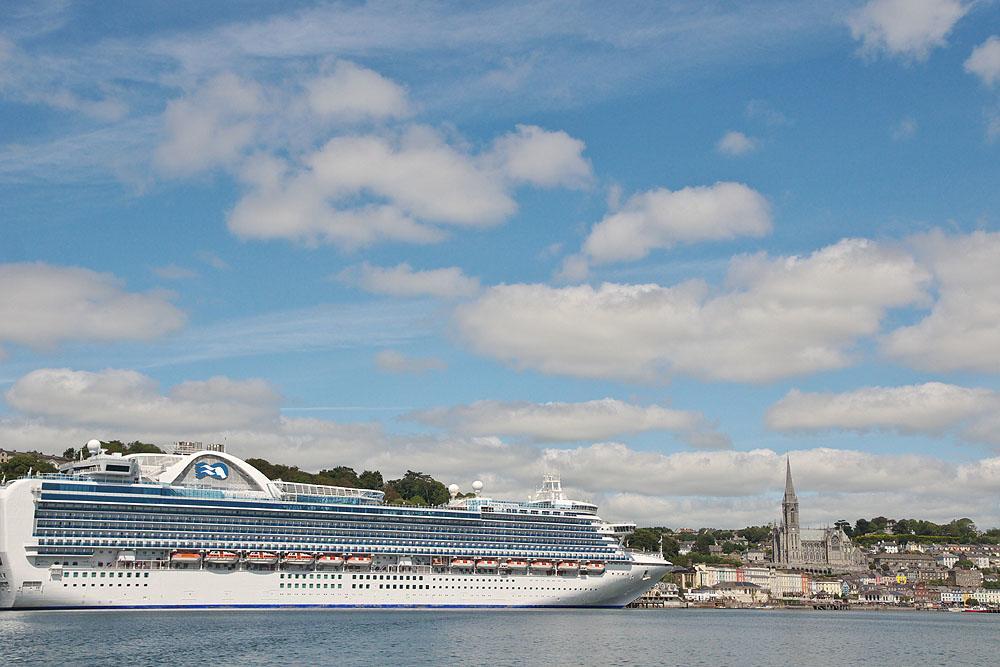 Commodore Hotel Cobh Extérieur photo