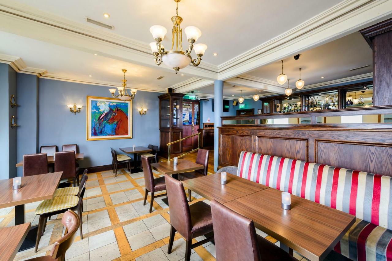 Commodore Hotel Cobh Extérieur photo